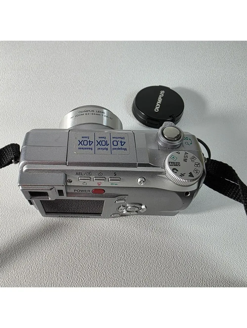 Olympus CAMEDIA C-765 Ultra Zoom 4.0MP Digital Camera - Silver W/Battery & Card
